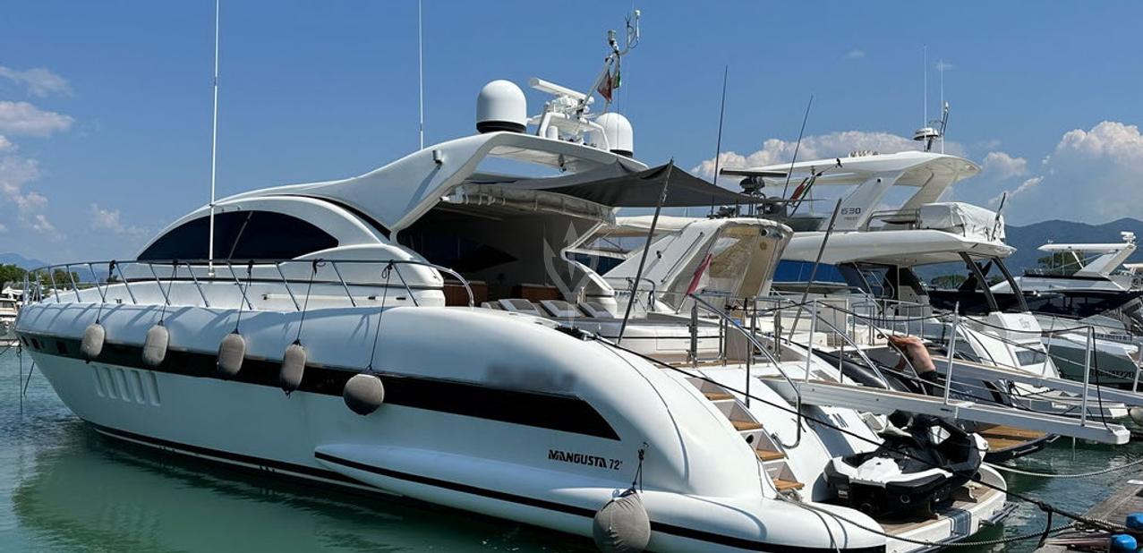 Elton II Charter Yacht