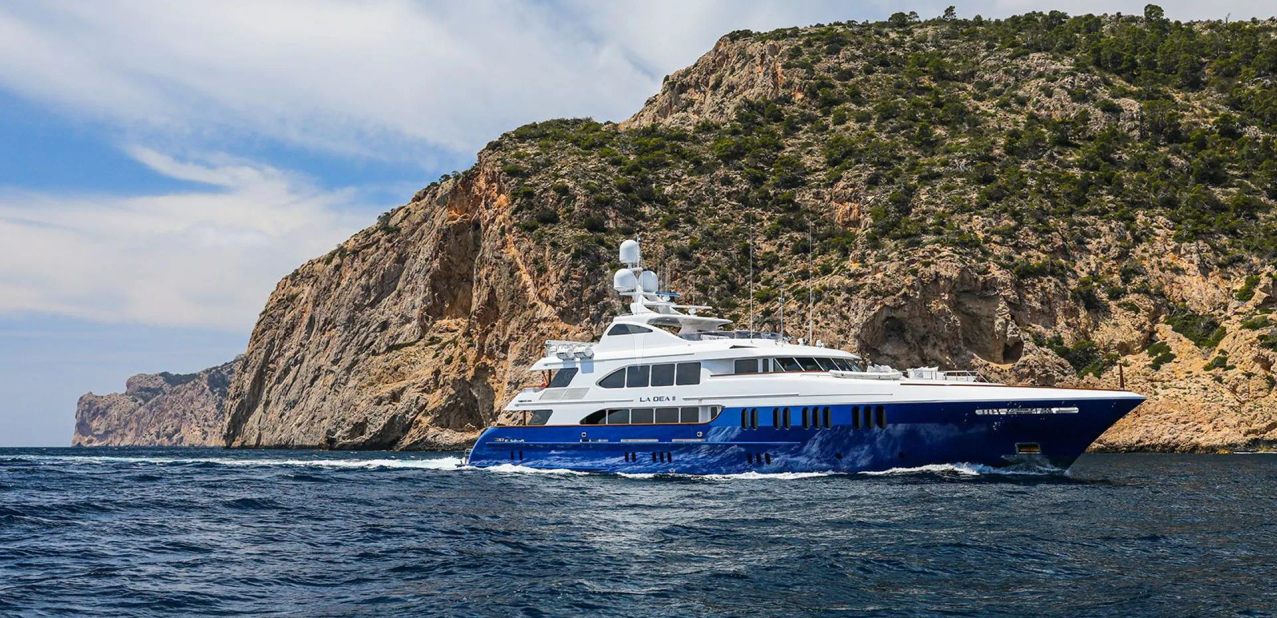 Dirt Poor Charter Yacht