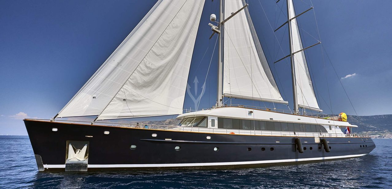 Dalmatino Charter Yacht