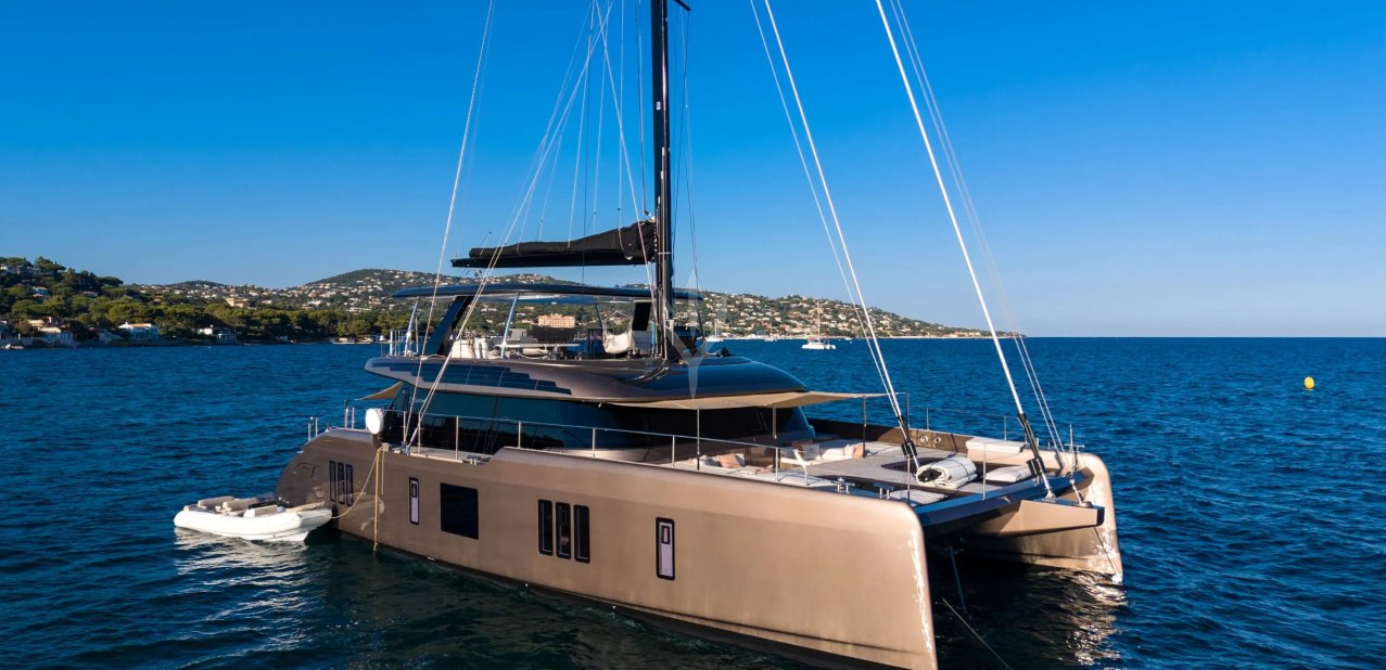 Aura Charter Yacht