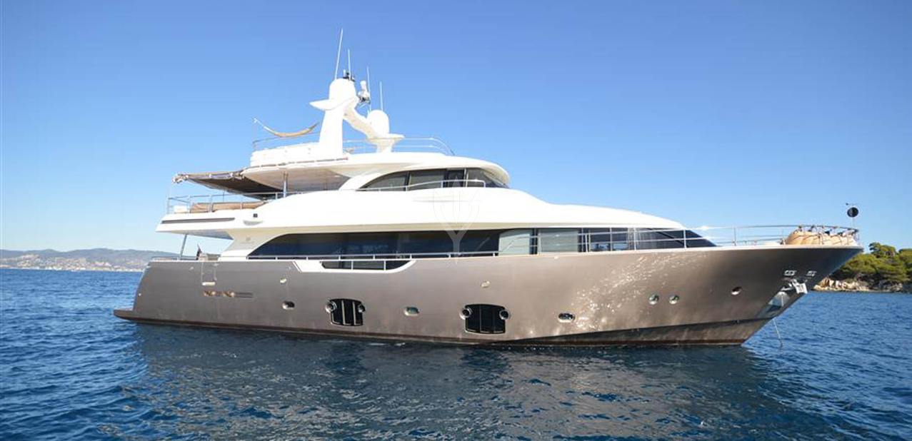Disparate Charter Yacht