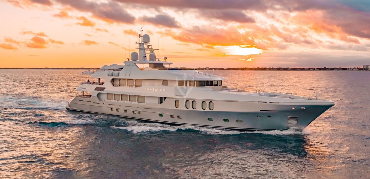 Chasseur Charter Yacht