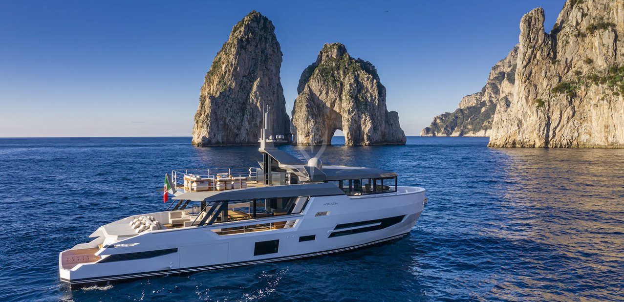 La Folye Charter Yacht