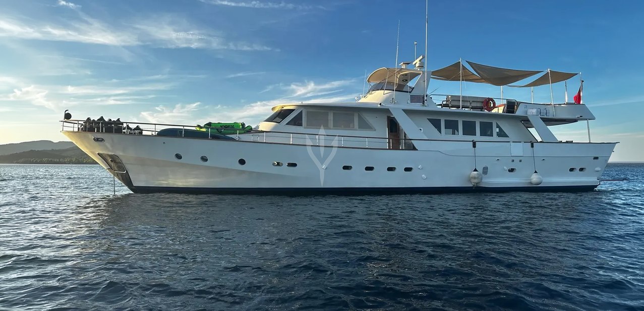 Asante Charter Yacht