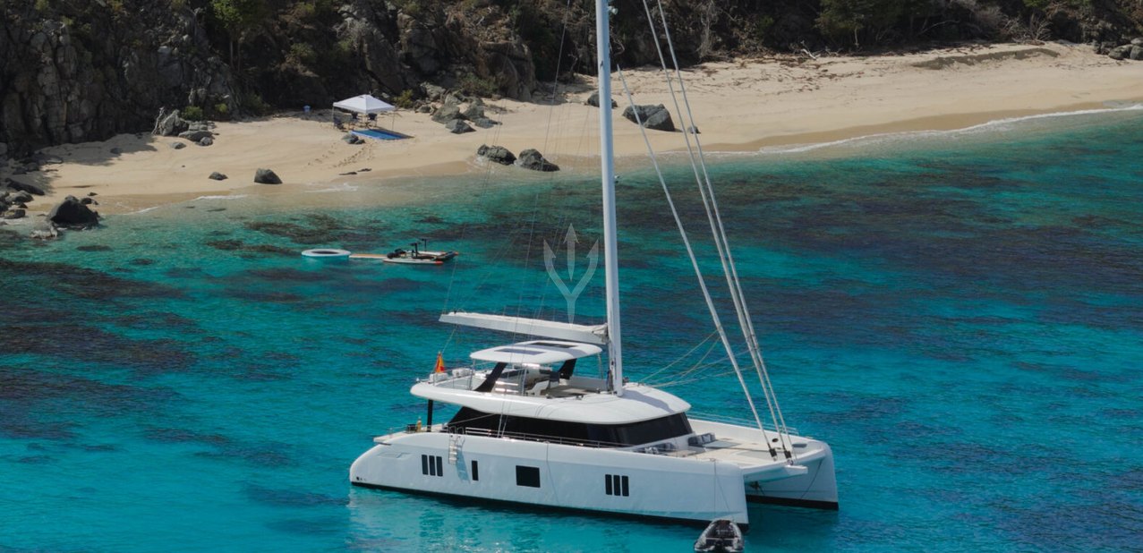 Entre4 Charter Yacht