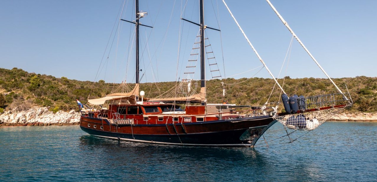 Pacha Charter Yacht