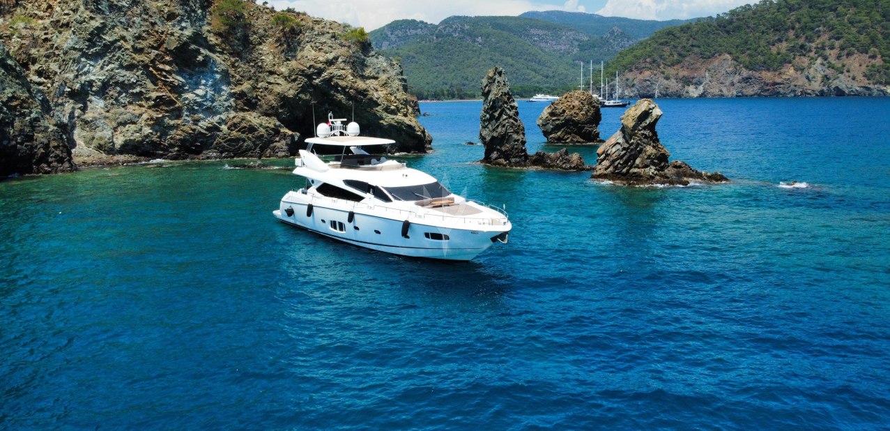 Esra Sultan Charter Yacht