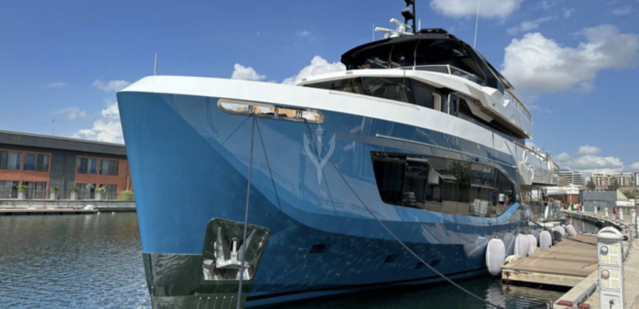 Wildberry Charter Yacht