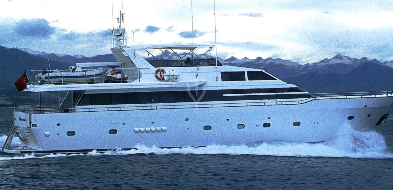 Glamour Charter Yacht