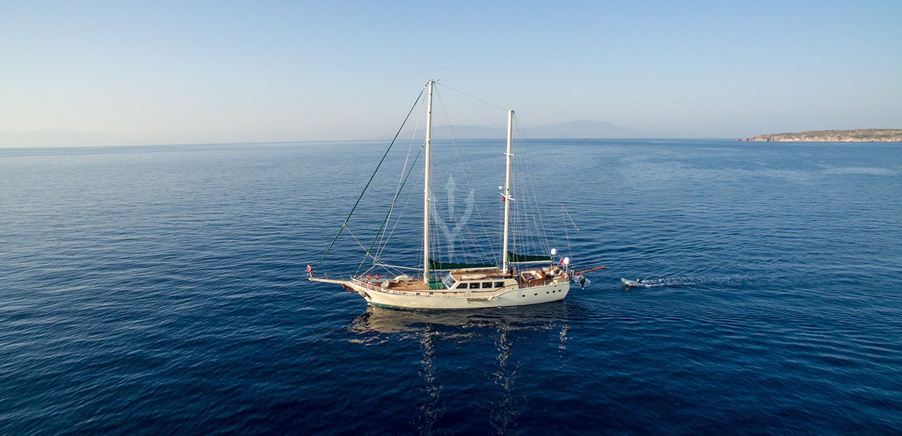 Bel Air Charter Yacht