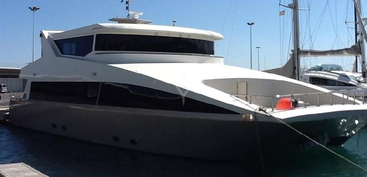 7 Lunas Charter Yacht