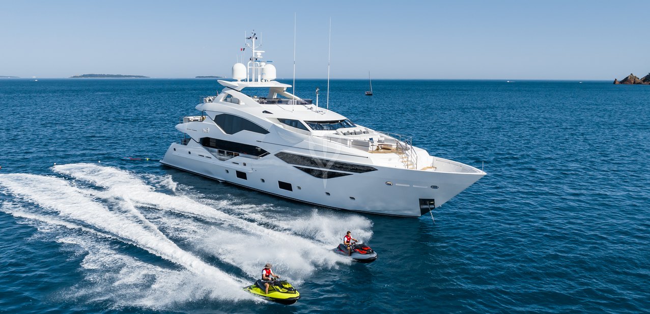 No.9 Charter Yacht