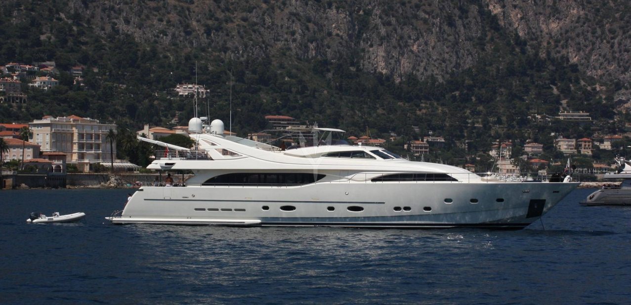 Gazou Charter Yacht