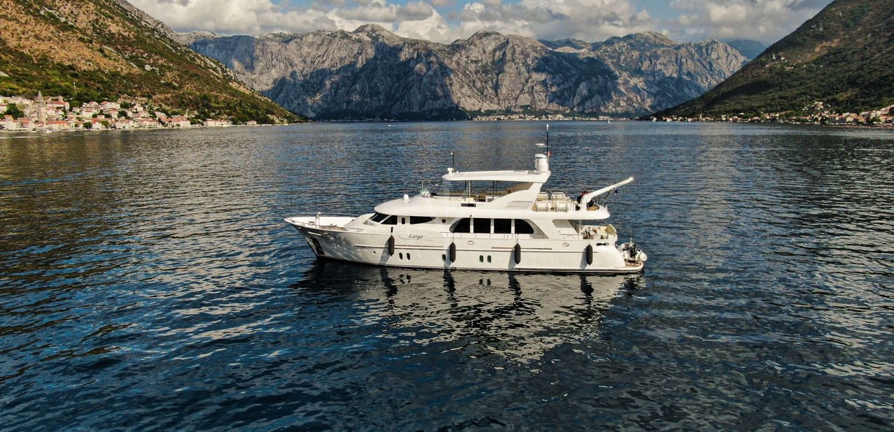 Aysha Charter Yacht