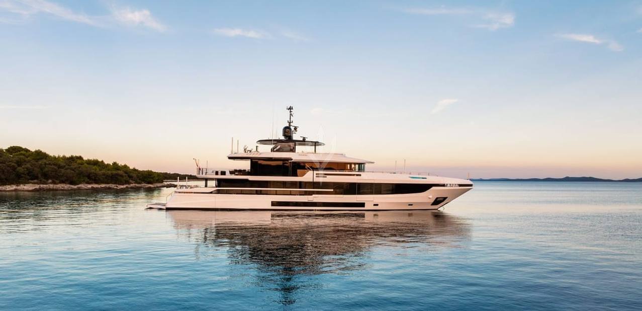 Eva4Eva Charter Yacht