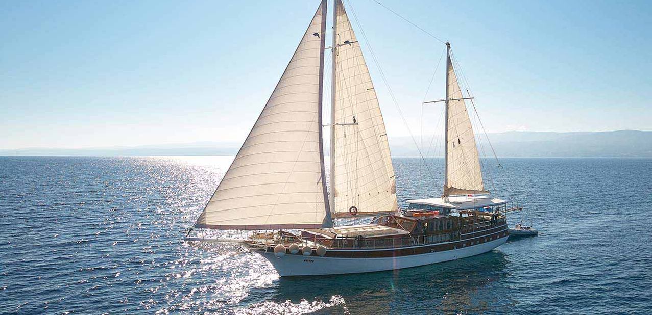 Linda Charter Yacht