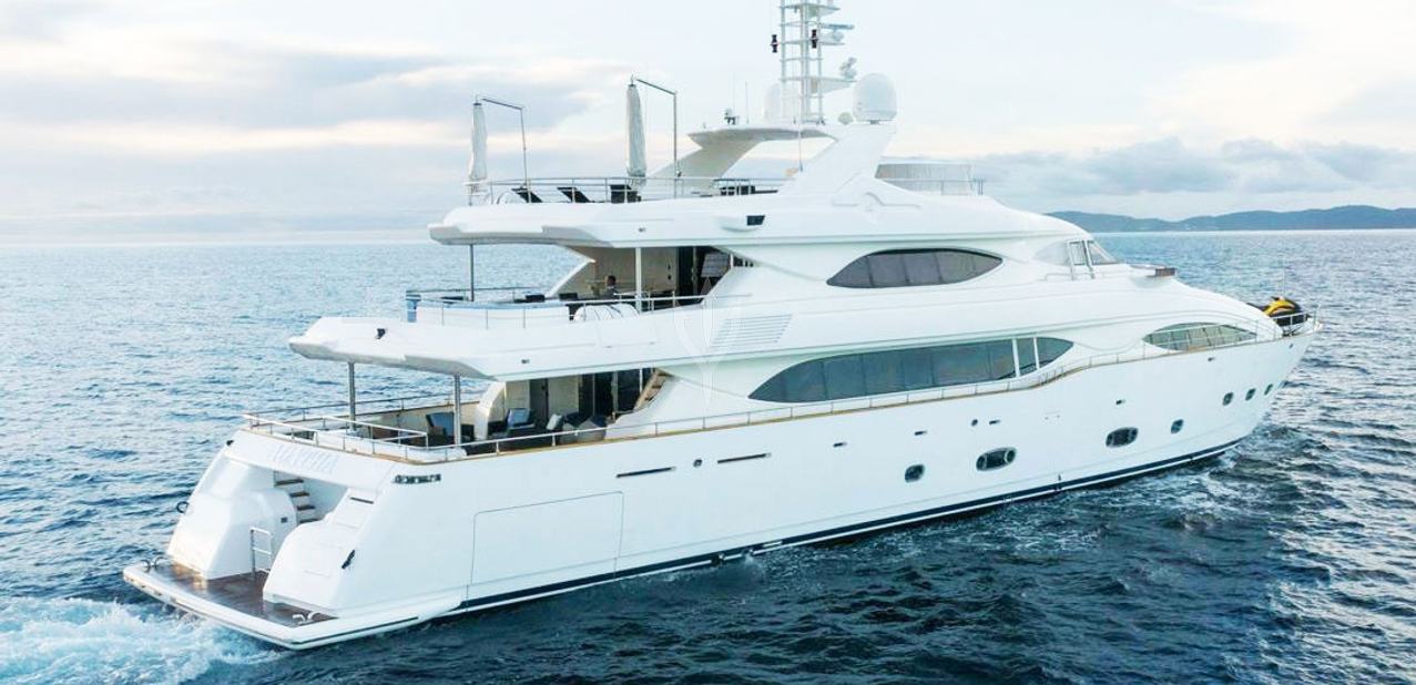 Paradise Charter Yacht