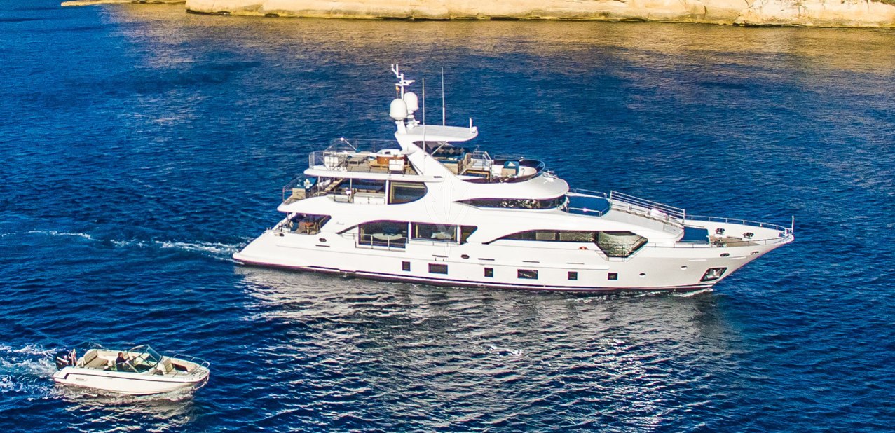 Jus Chill'n 3 Charter Yacht