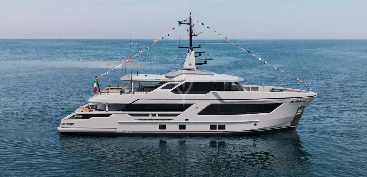 Mon Coeur Charter Yacht