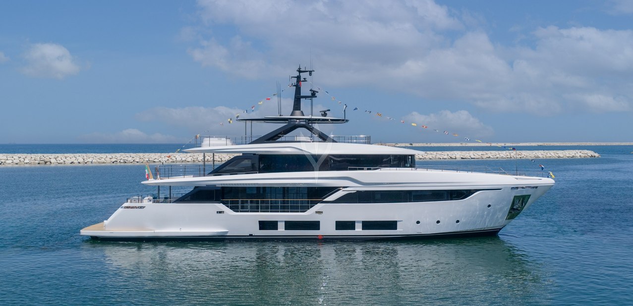 Goal Charter Yacht