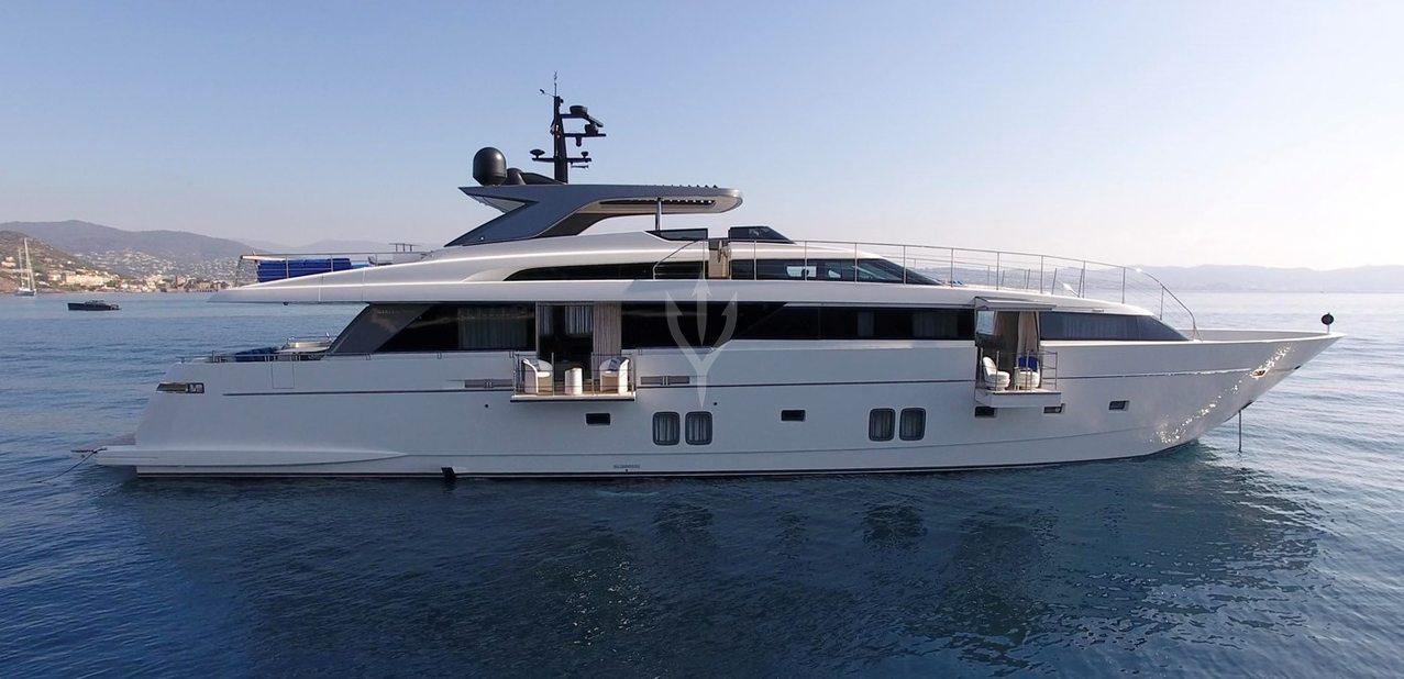 Amorcito Charter Yacht