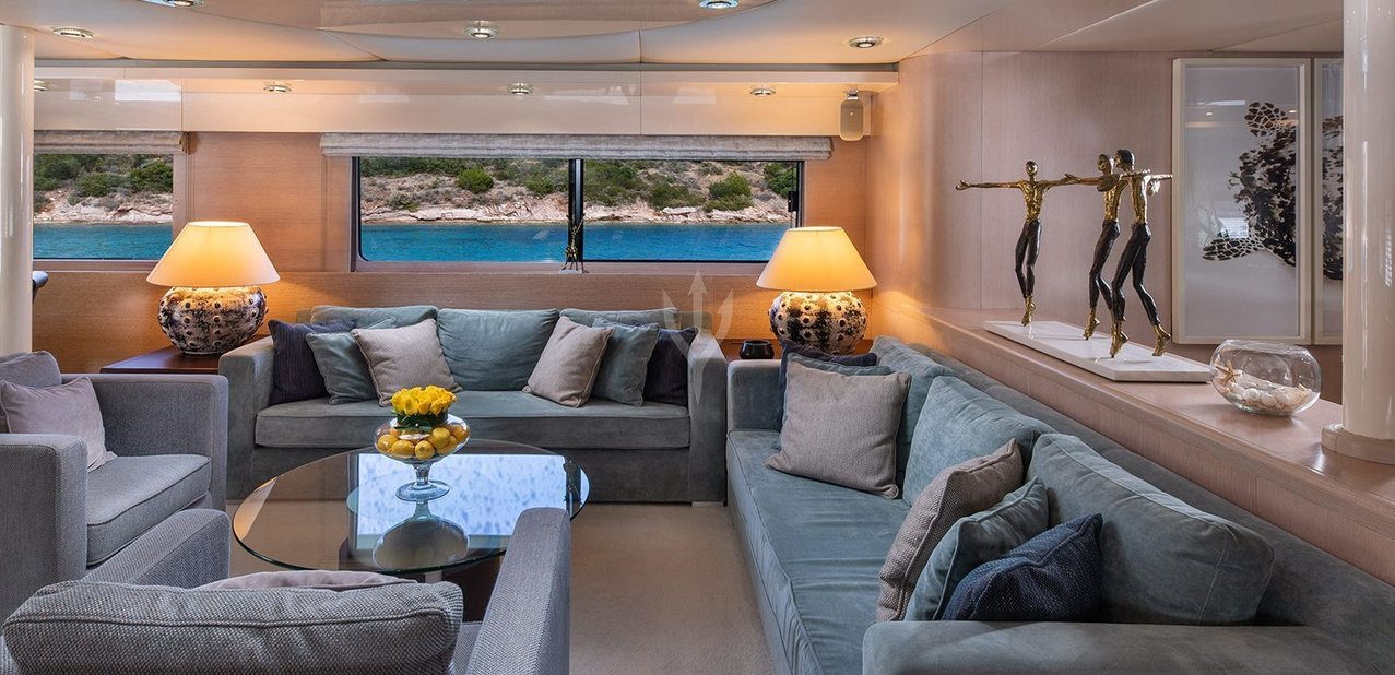Luxury Charter Yacht Magix