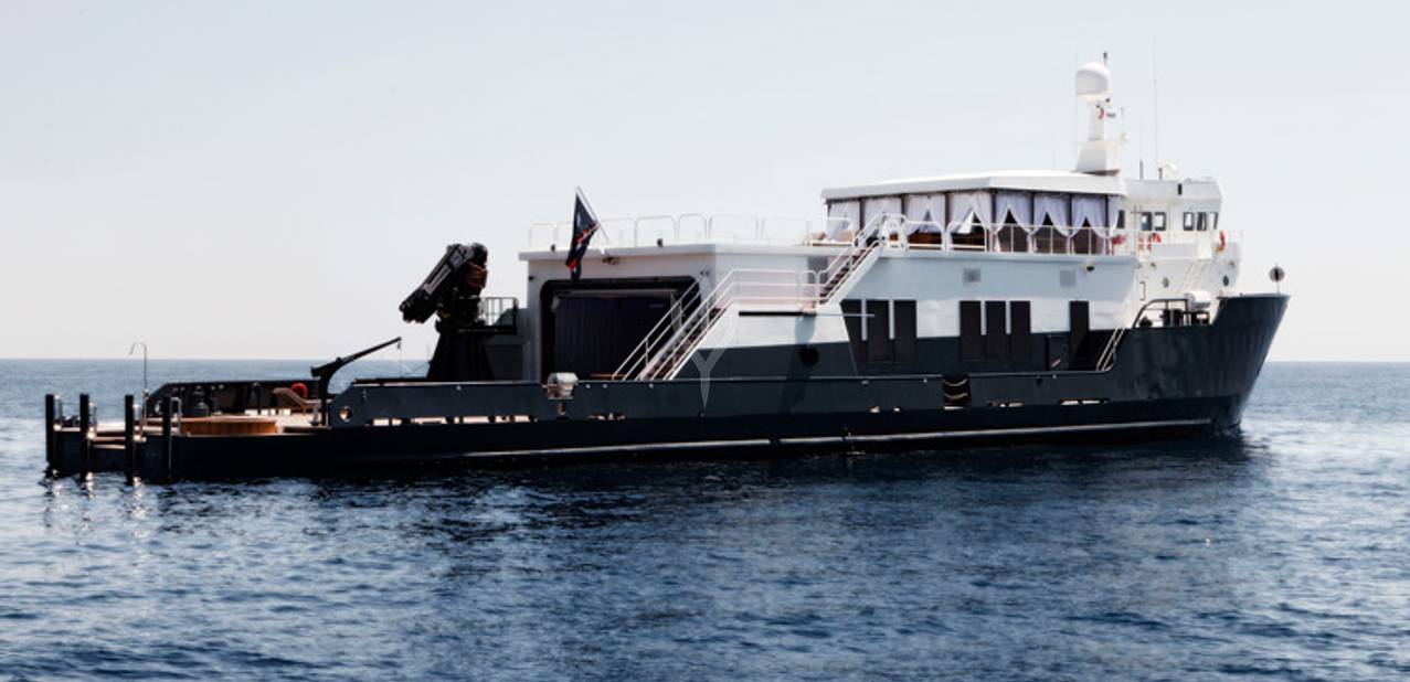 Hennessy Samurai Charter Yacht