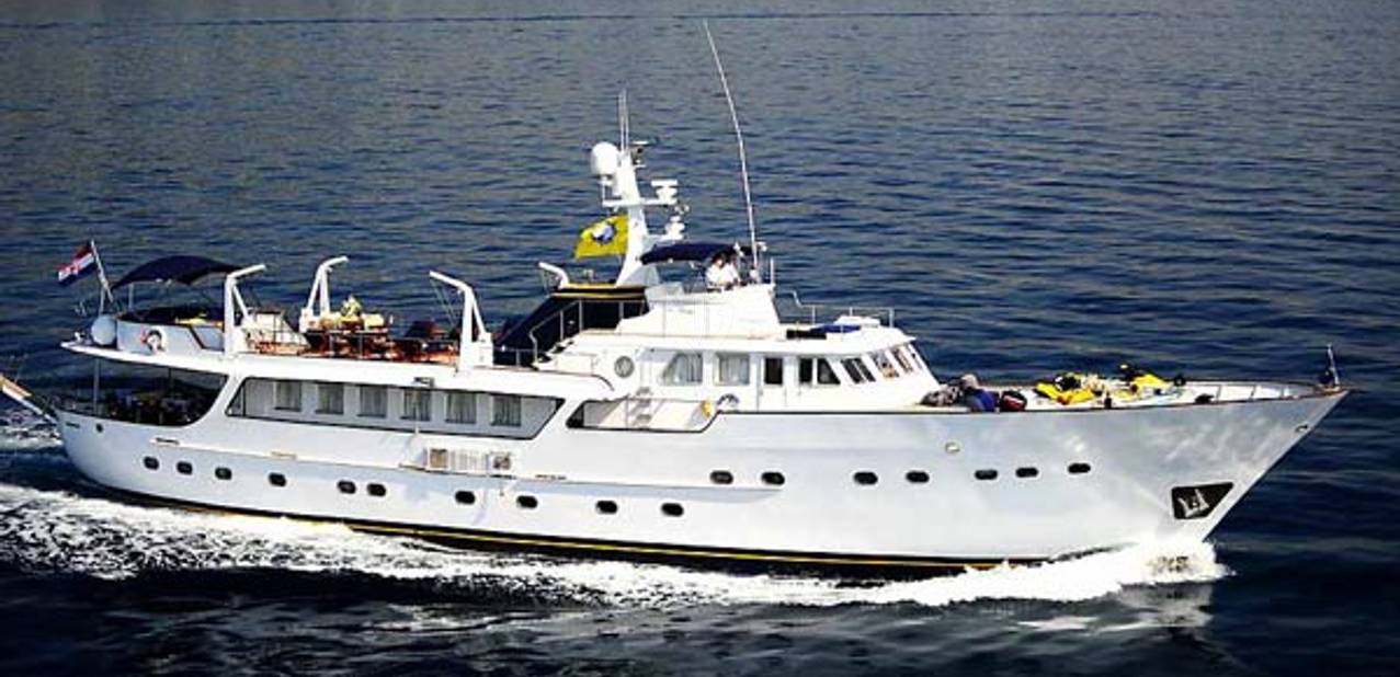 Le Mirage Charter Yacht