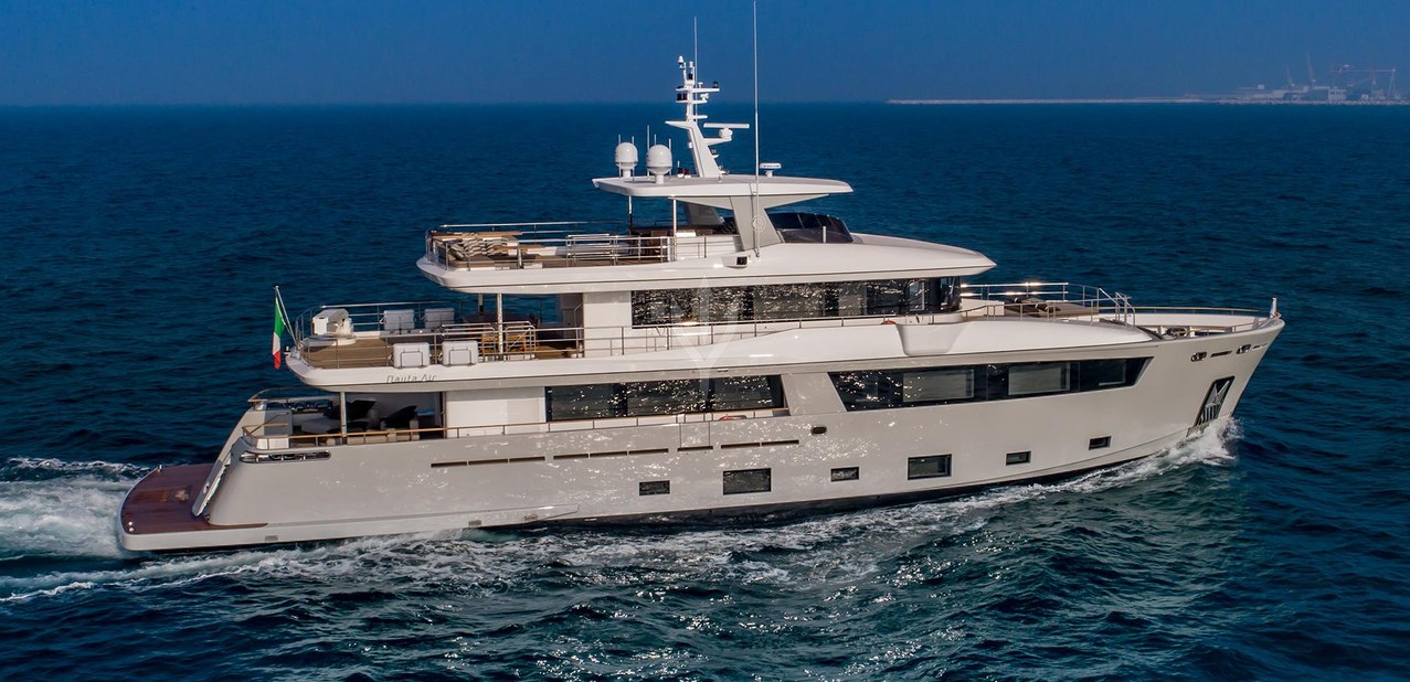 Mimi la Sardine Charter Yacht