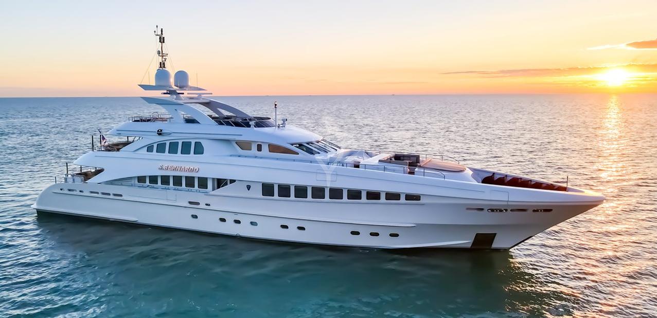 Sharkfinn Charter Yacht