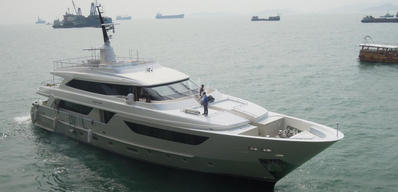 Al Sadeem Charter Yacht