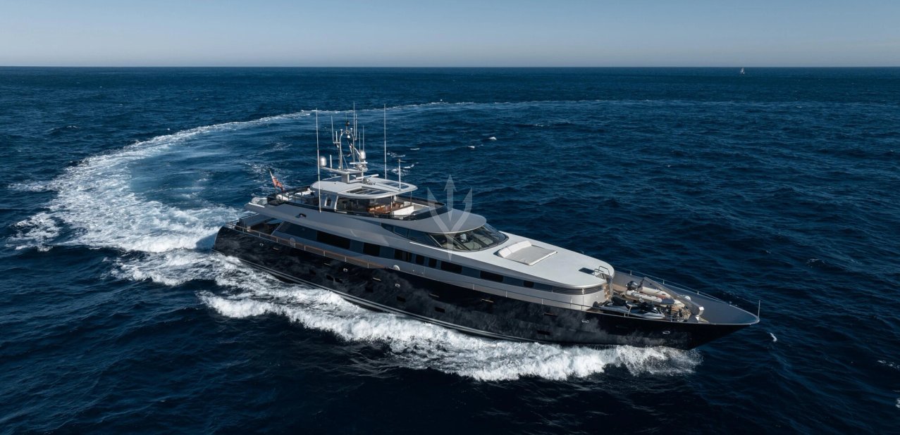 Aura Charter Yacht