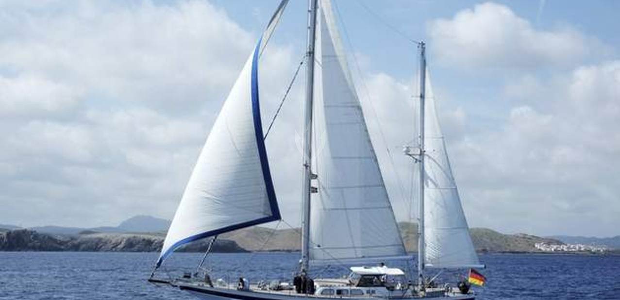 Anais Charter Yacht