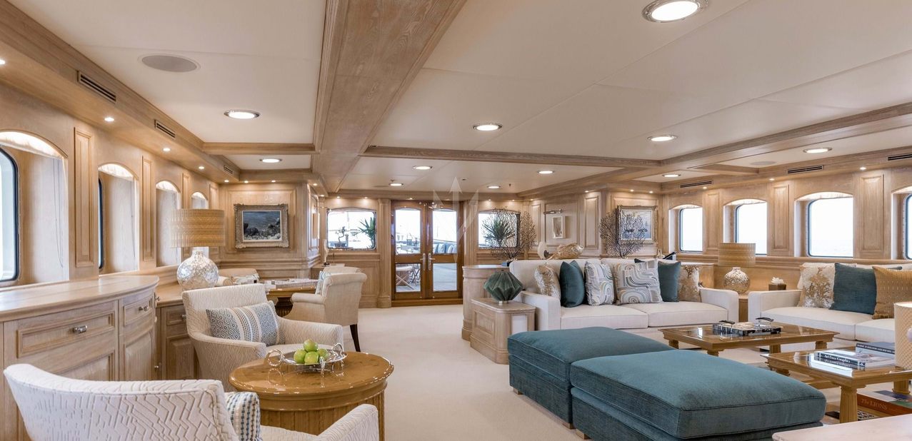Luxury Charter Yacht Nero