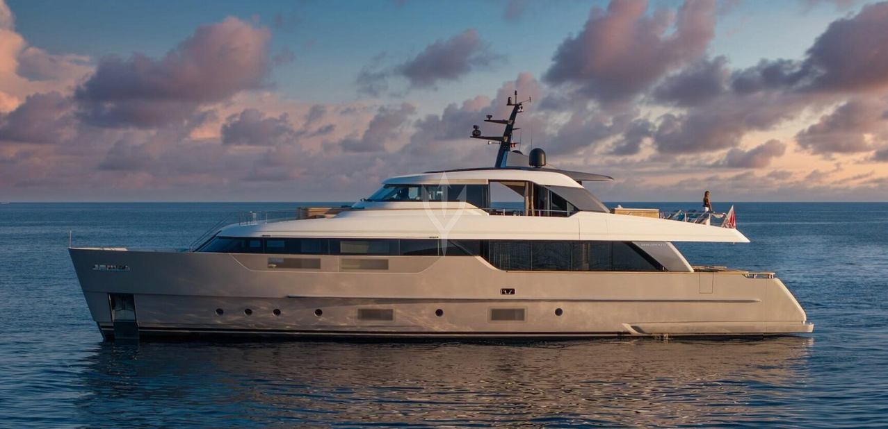 AM Charter Yacht