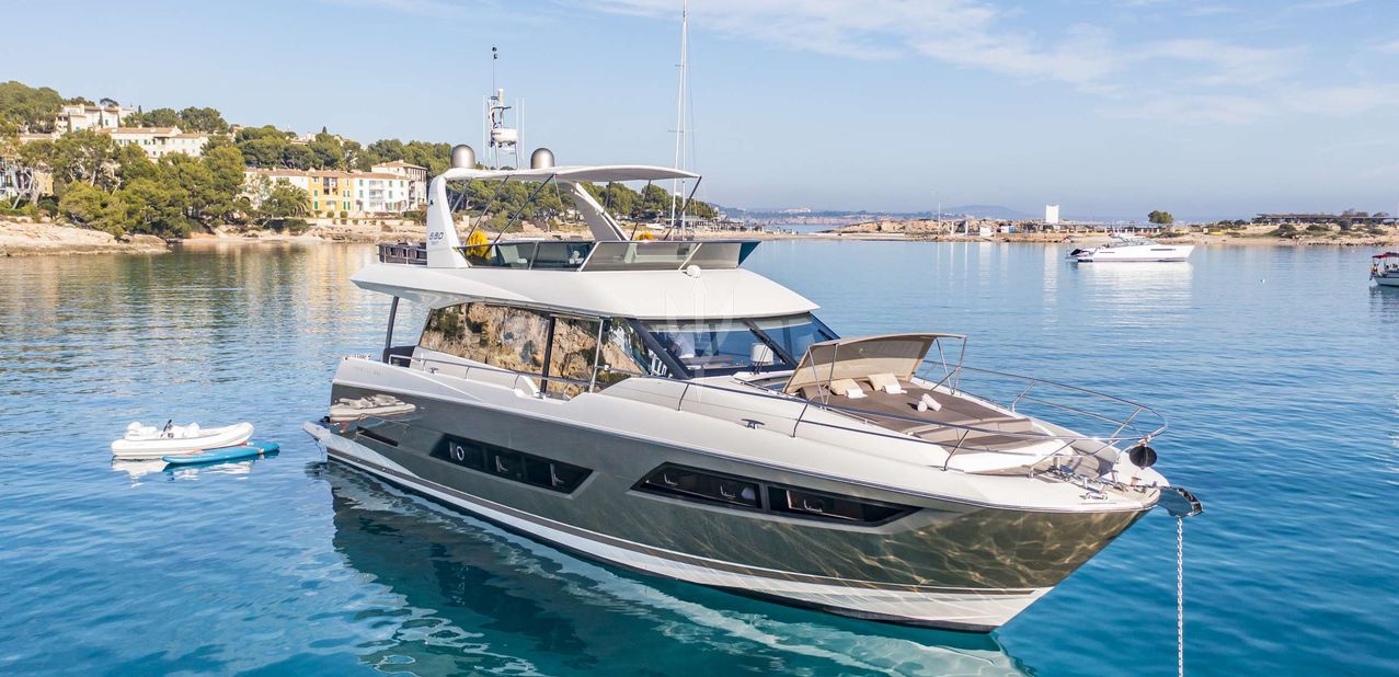Blue M Charter Yacht