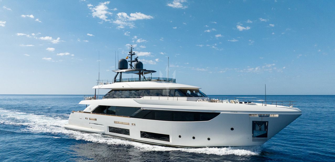 Alberry Charter Yacht