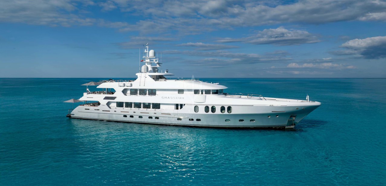 Chasseur Charter Yacht