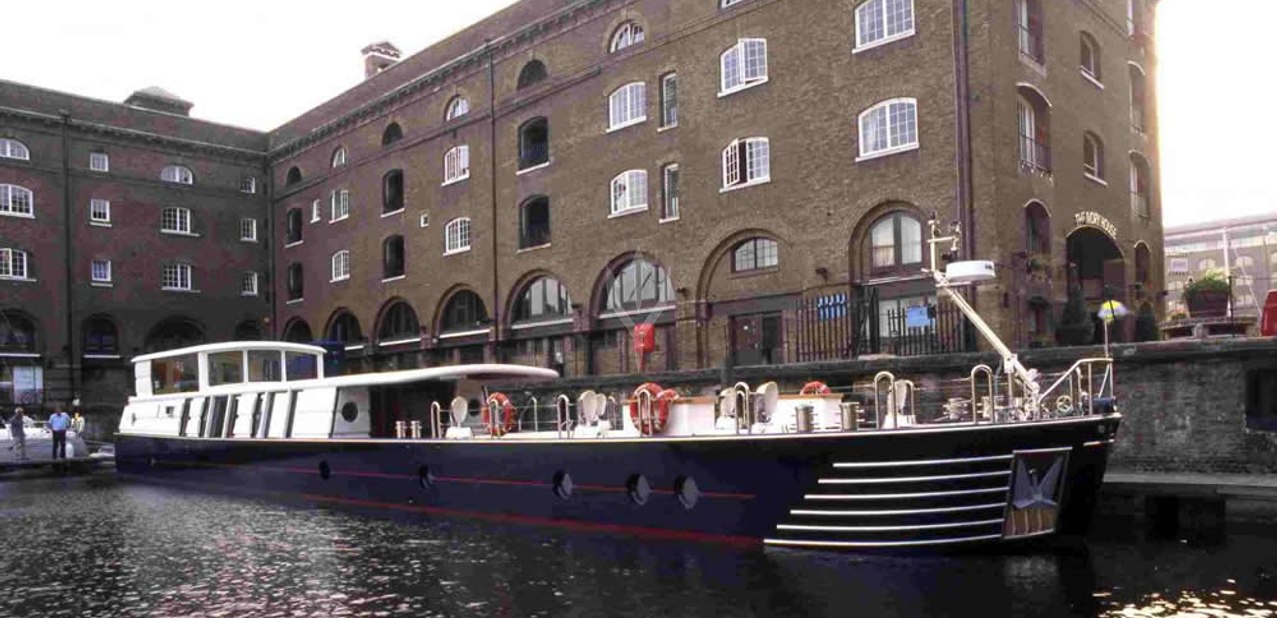 Wonderland Charter Yacht