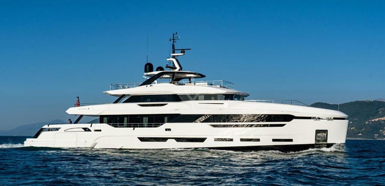 Perla Bianca Charter Yacht