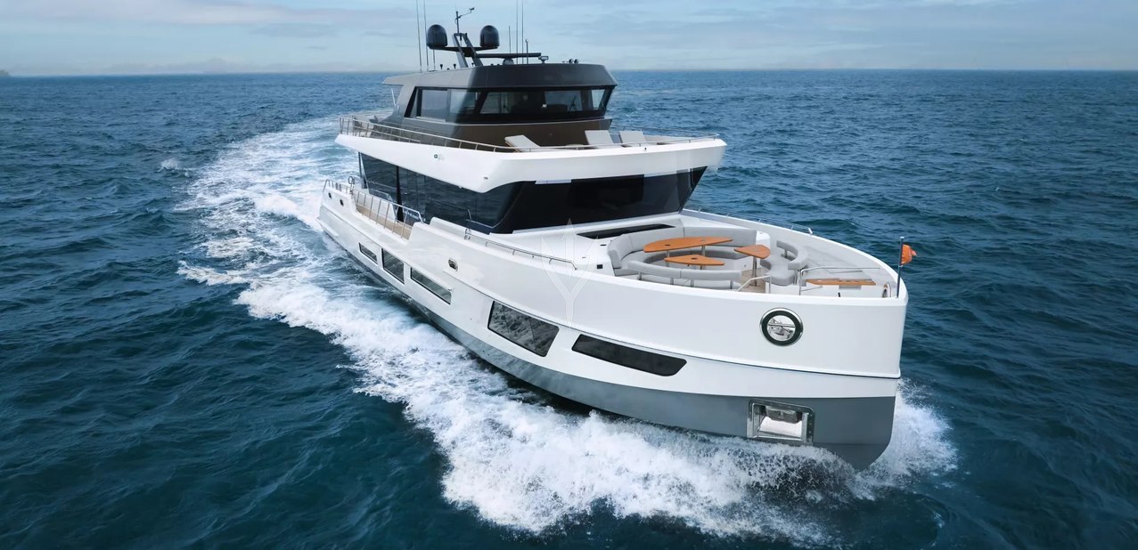 CLX96/01 Charter Yacht