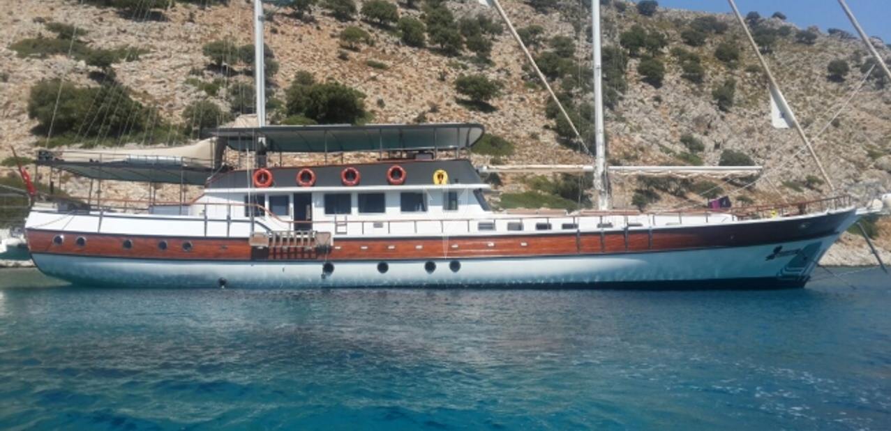 Oguz Bey Charter Yacht