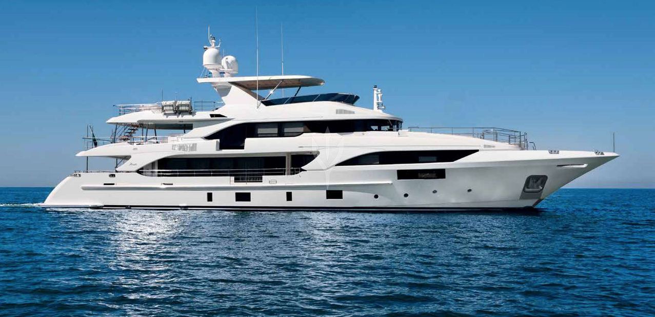 luxury yacht charter asia