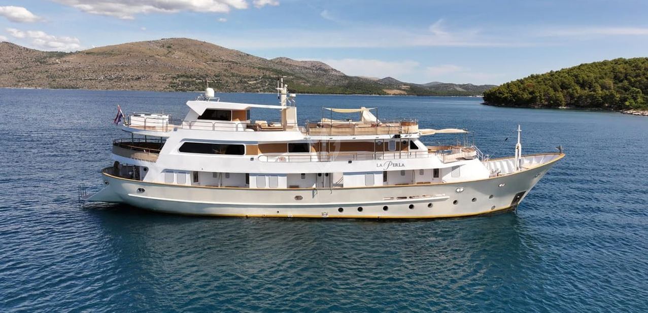La Perla Charter Yacht
