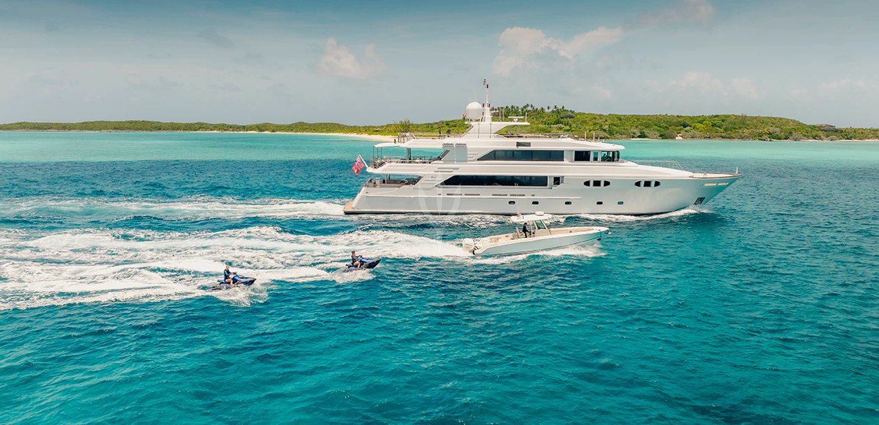 Lucy Charter Yacht