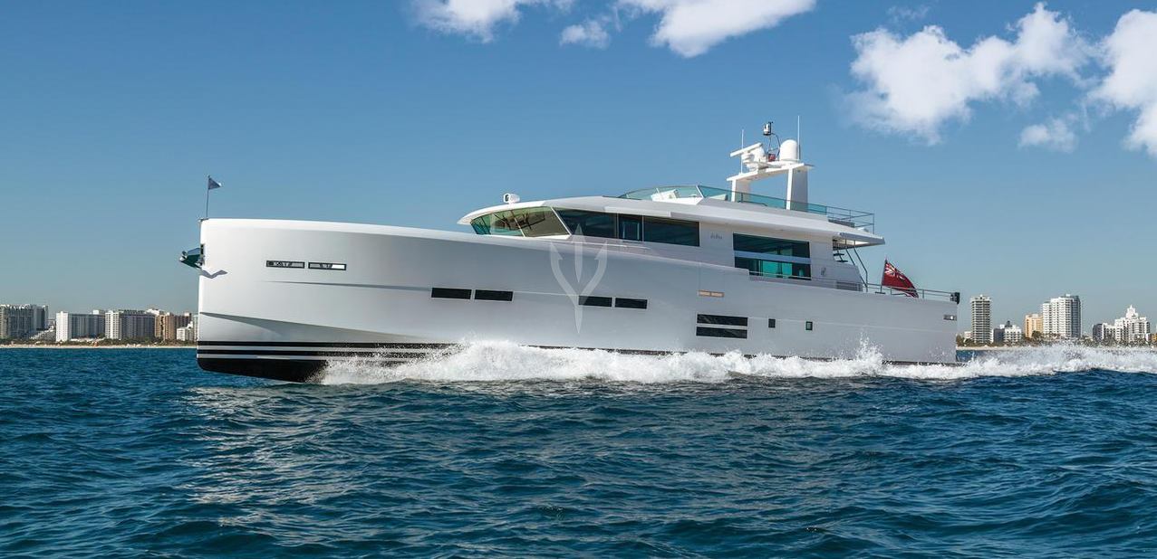 Chreedo Charter Yacht