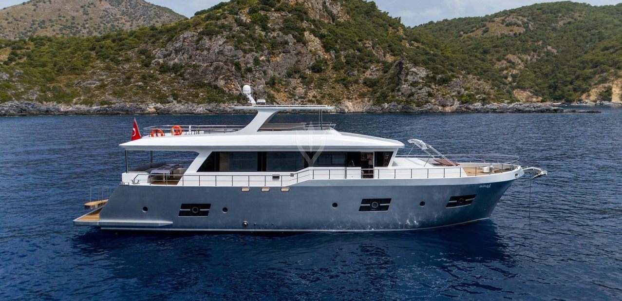 Lavin Charter Yacht