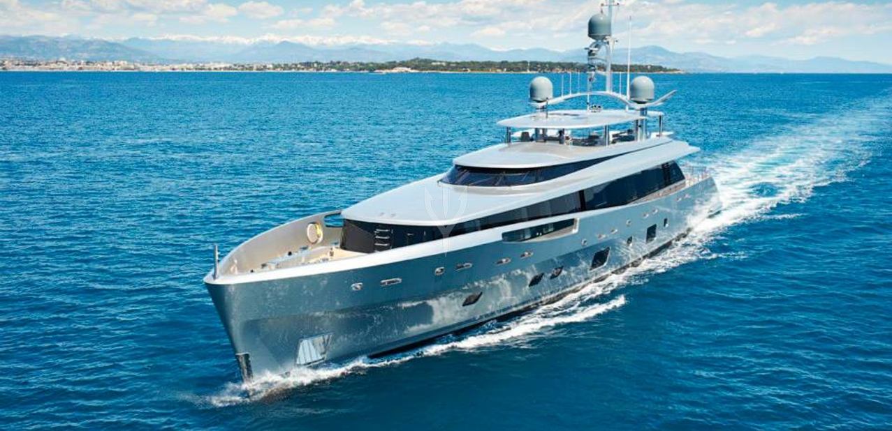Bella Vita Charter Yacht