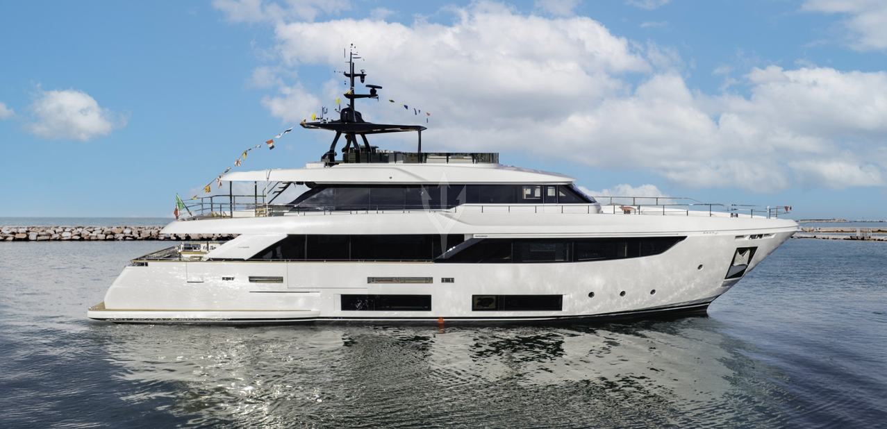 Custom Line 33/36 Charter Yacht