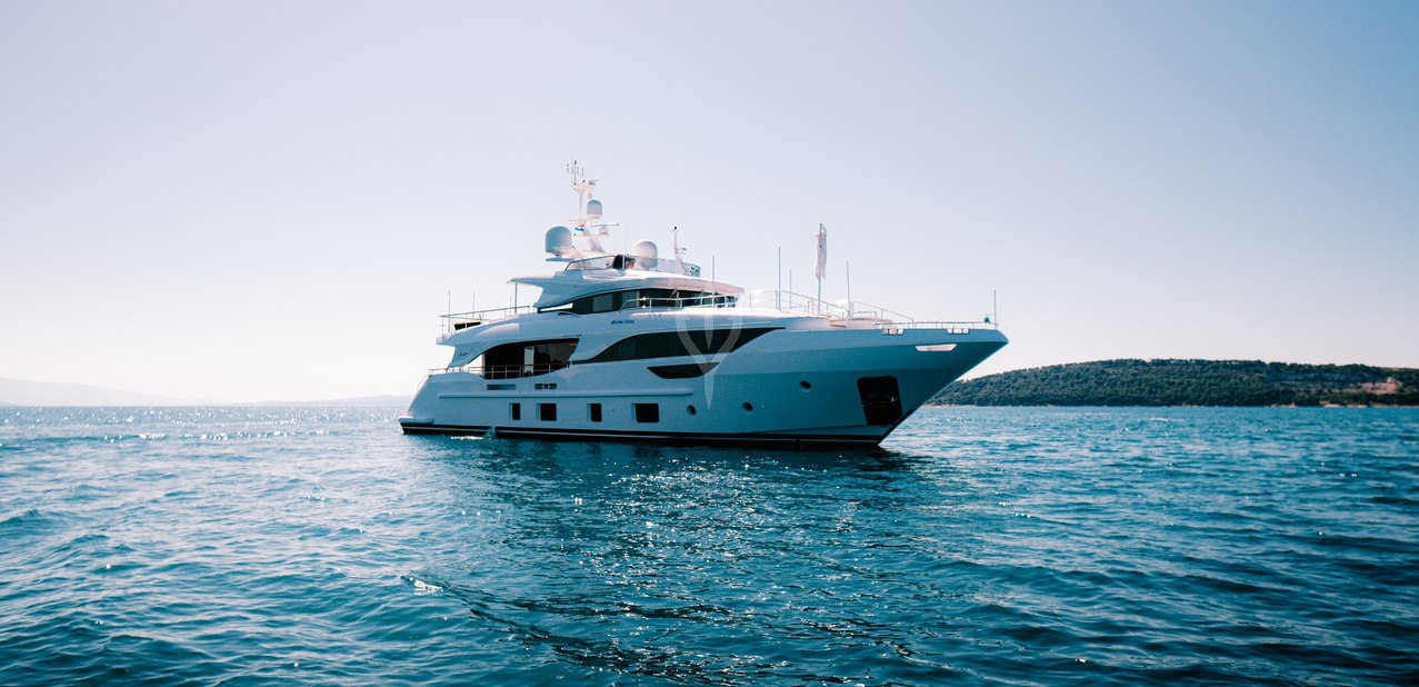 Bella Vita Charter Yacht